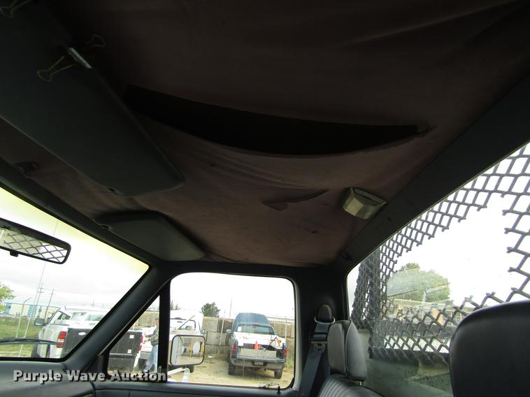 image for item DD8914 1993 Ford F150 utility bed pickup truck