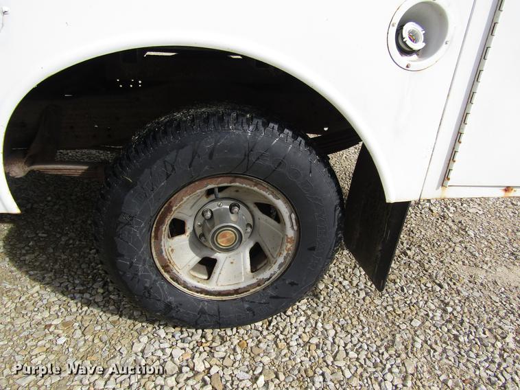 image for item DD8914 1993 Ford F150 utility bed pickup truck