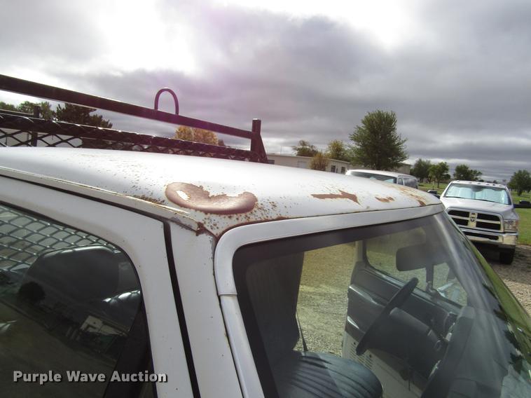 image for item DD8914 1993 Ford F150 utility bed pickup truck