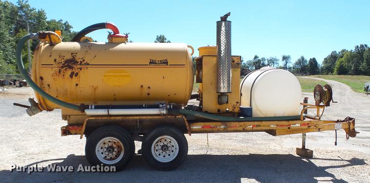 image for item DE4833 1999 Vactron PMD-800GT vacuum excavator