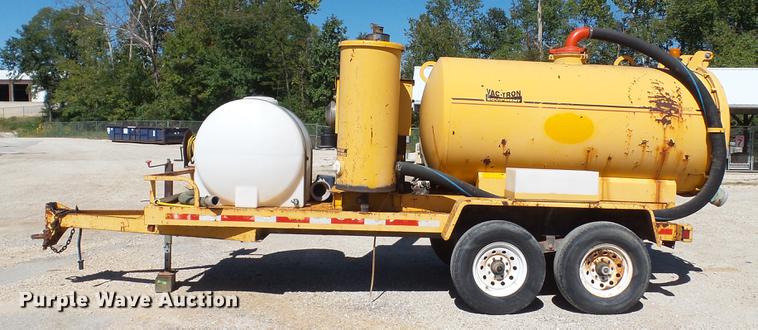 image for item DE4833 1999 Vactron PMD-800GT vacuum excavator