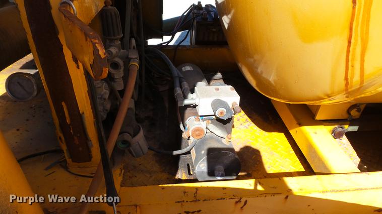 image for item DE4833 1999 Vactron PMD-800GT vacuum excavator