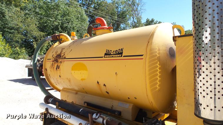 image for item DE4833 1999 Vactron PMD-800GT vacuum excavator