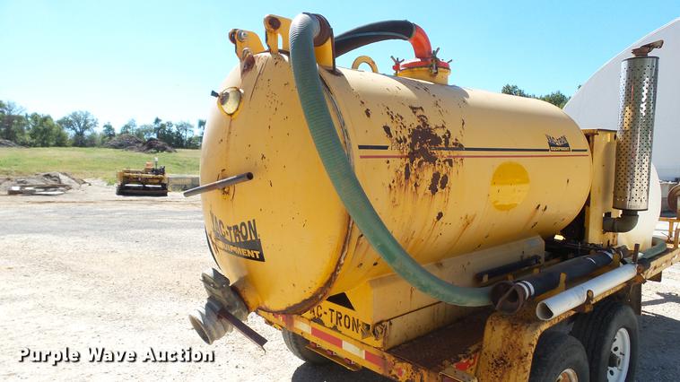 image for item DE4833 1999 Vactron PMD-800GT vacuum excavator