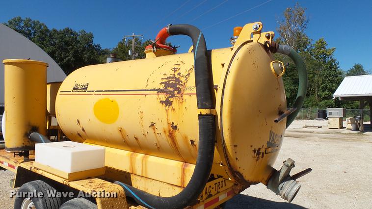 image for item DE4833 1999 Vactron PMD-800GT vacuum excavator