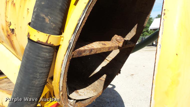 image for item DE4833 1999 Vactron PMD-800GT vacuum excavator