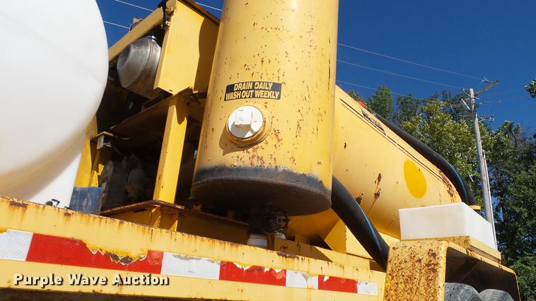 image for item DE4833 1999 Vactron PMD-800GT vacuum excavator