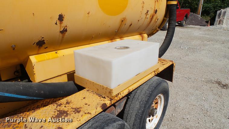 image for item DE4833 1999 Vactron PMD-800GT vacuum excavator