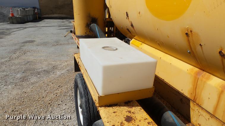 image for item DE4833 1999 Vactron PMD-800GT vacuum excavator