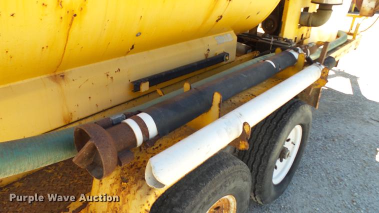 image for item DE4833 1999 Vactron PMD-800GT vacuum excavator