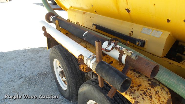 image for item DE4833 1999 Vactron PMD-800GT vacuum excavator