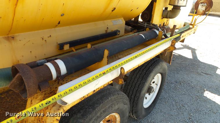 image for item DE4833 1999 Vactron PMD-800GT vacuum excavator