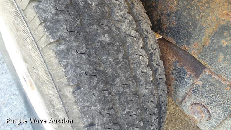 image for item DE4833 1999 Vactron PMD-800GT vacuum excavator