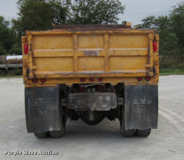 image for item DE5850 1996 International 4900 dump truck