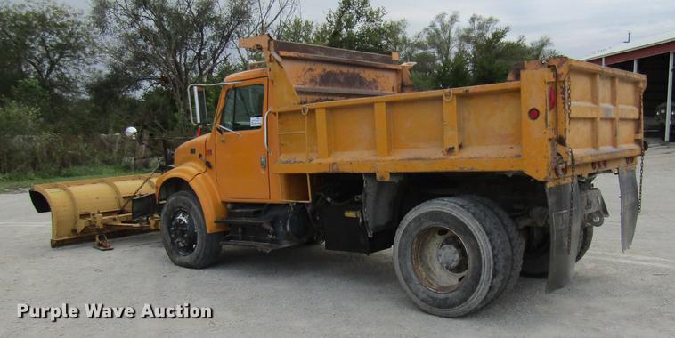 image for item DE5850 1996 International 4900 dump truck