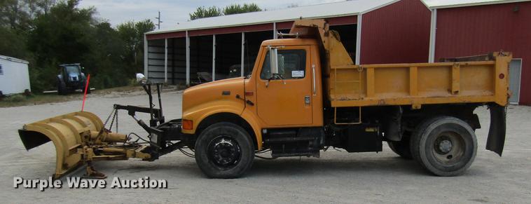 image for item DE5850 1996 International 4900 dump truck