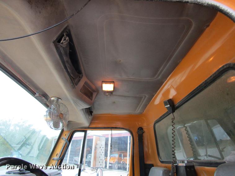 image for item DE5850 1996 International 4900 dump truck