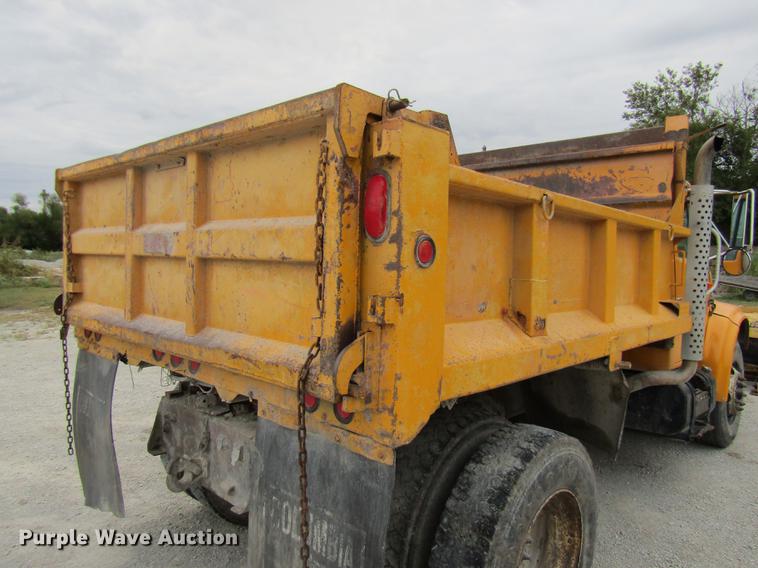 image for item DE5850 1996 International 4900 dump truck