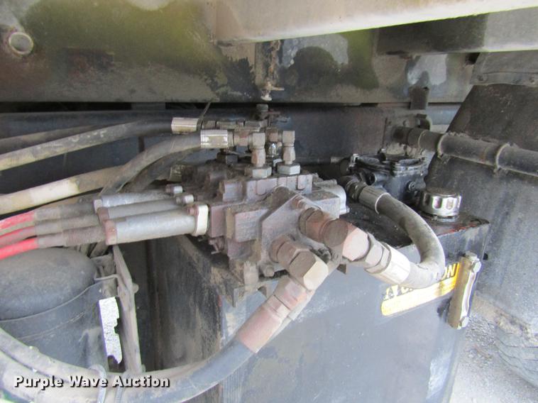 image for item DE5850 1996 International 4900 dump truck