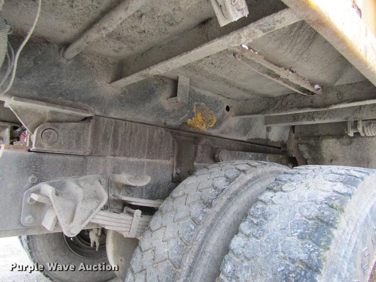 image for item DE5850 1996 International 4900 dump truck