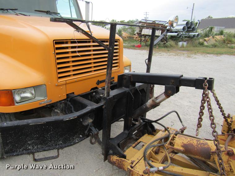 image for item DE5850 1996 International 4900 dump truck