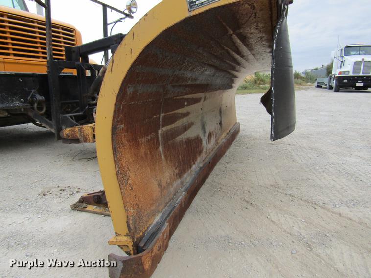 image for item DE5850 1996 International 4900 dump truck