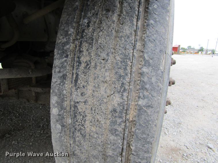 image for item DE5850 1996 International 4900 dump truck