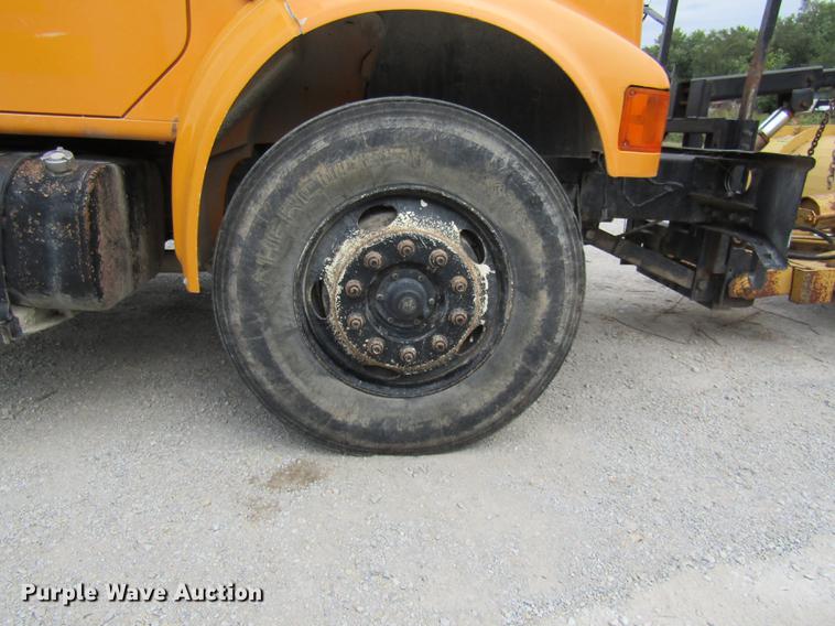 image for item DE5850 1996 International 4900 dump truck