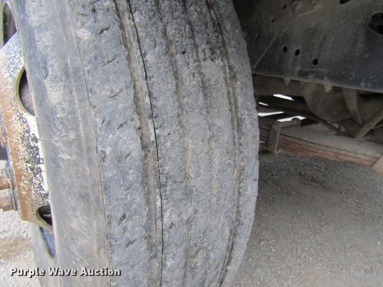 image for item DE5850 1996 International 4900 dump truck