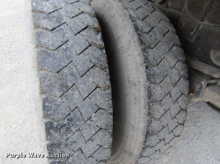 image for item DE5850 1996 International 4900 dump truck