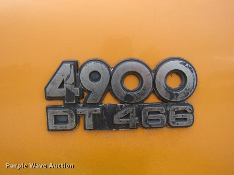 image for item DE5850 1996 International 4900 dump truck