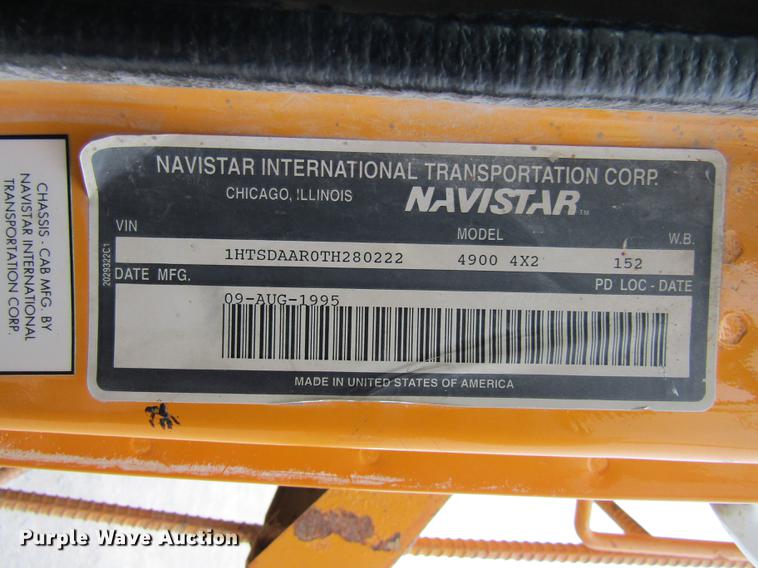 image for item DE5850 1996 International 4900 dump truck