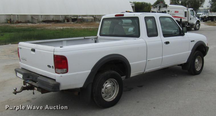 image for item DE5859 2000 Ford Ranger SuperCab pickup truck
