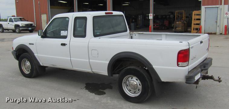 image for item DE5859 2000 Ford Ranger SuperCab pickup truck