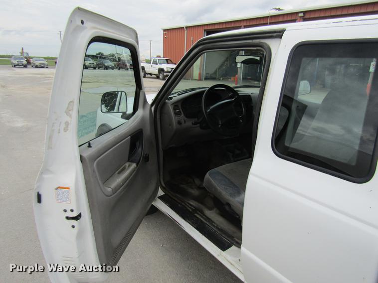 image for item DE5859 2000 Ford Ranger SuperCab pickup truck
