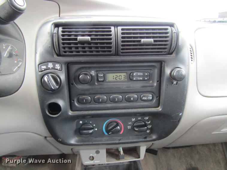 image for item DE5859 2000 Ford Ranger SuperCab pickup truck