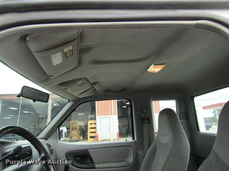 image for item DE5859 2000 Ford Ranger SuperCab pickup truck