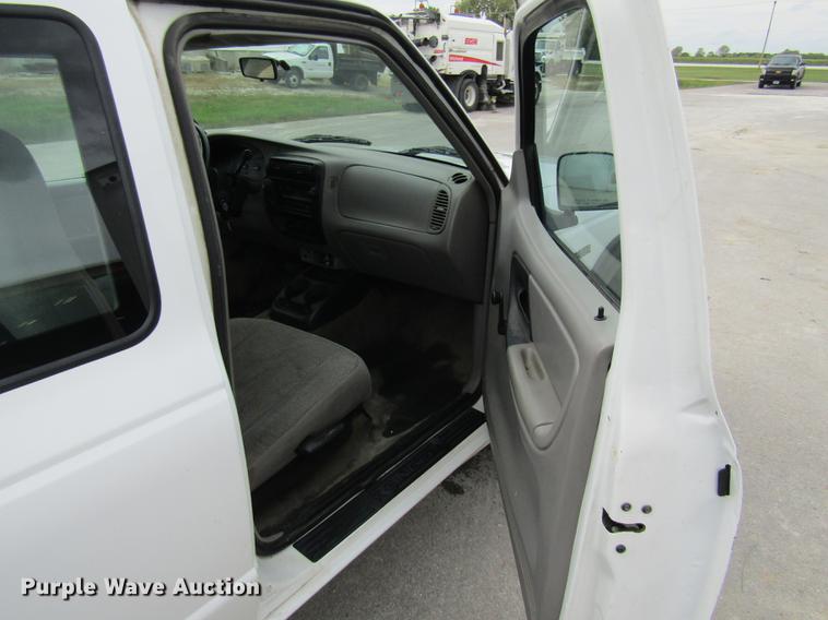 image for item DE5859 2000 Ford Ranger SuperCab pickup truck