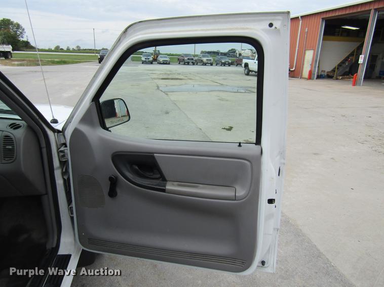 image for item DE5859 2000 Ford Ranger SuperCab pickup truck