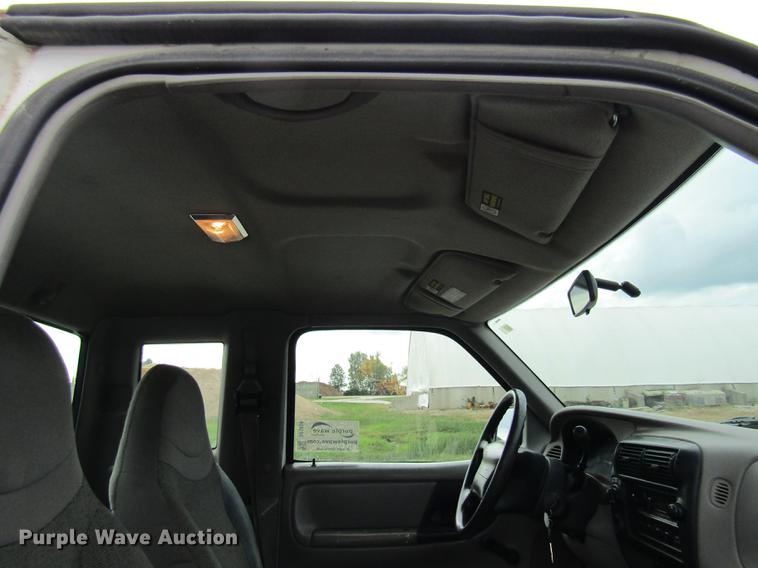 image for item DE5859 2000 Ford Ranger SuperCab pickup truck