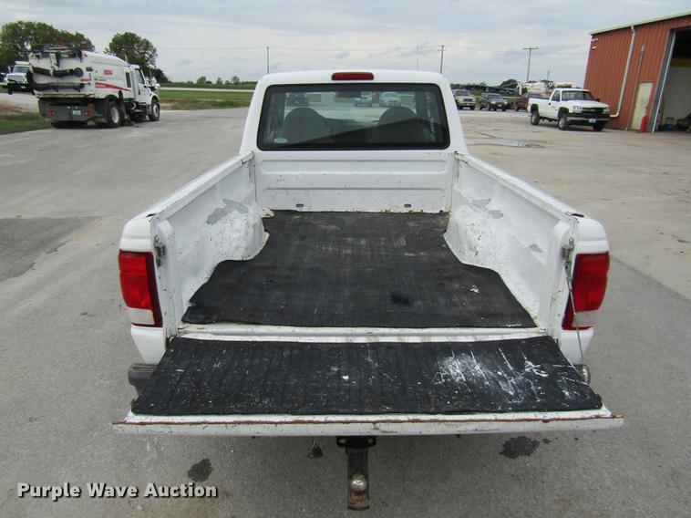 image for item DE5859 2000 Ford Ranger SuperCab pickup truck