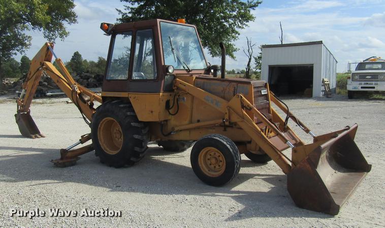 image for item DE5861 1987 Case 480E backhoe