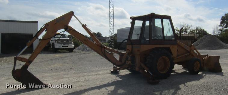 image for item DE5861 1987 Case 480E backhoe