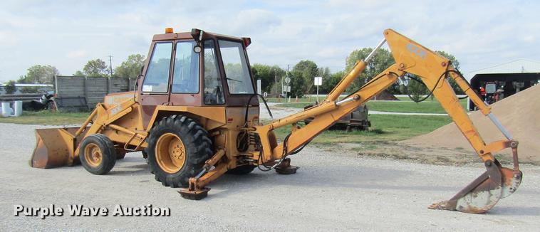 image for item DE5861 1987 Case 480E backhoe