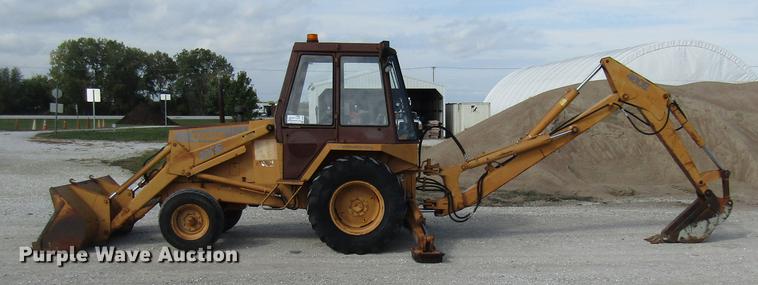 image for item DE5861 1987 Case 480E backhoe