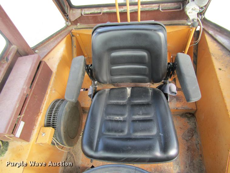 image for item DE5861 1987 Case 480E backhoe