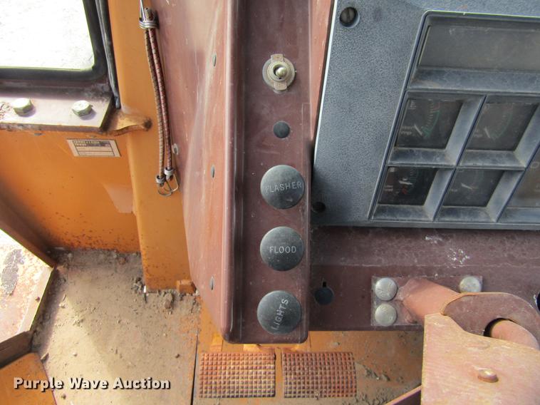 image for item DE5861 1987 Case 480E backhoe