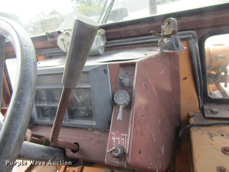 image for item DE5861 1987 Case 480E backhoe