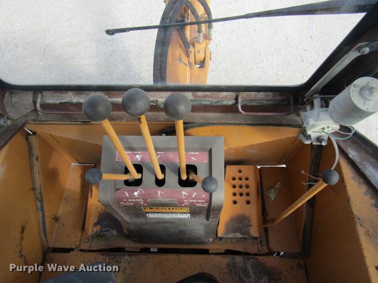 image for item DE5861 1987 Case 480E backhoe