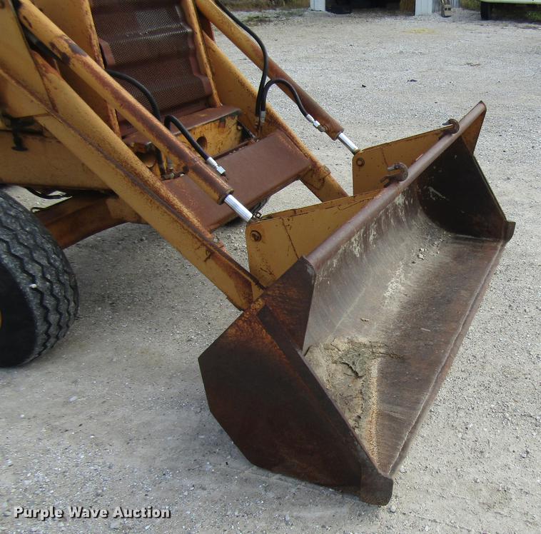 image for item DE5861 1987 Case 480E backhoe